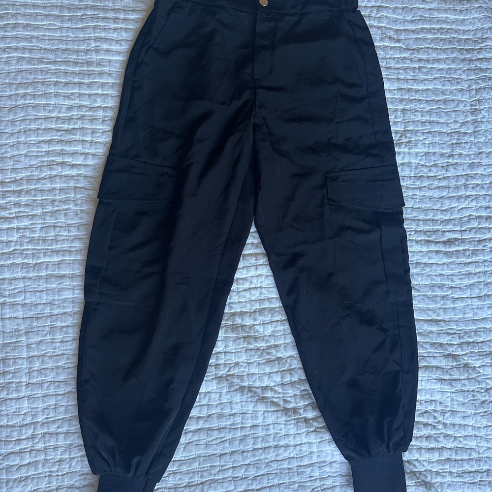 Women’s Black Cargo Buisness Elastic Waist Work Pants (Worn once!)